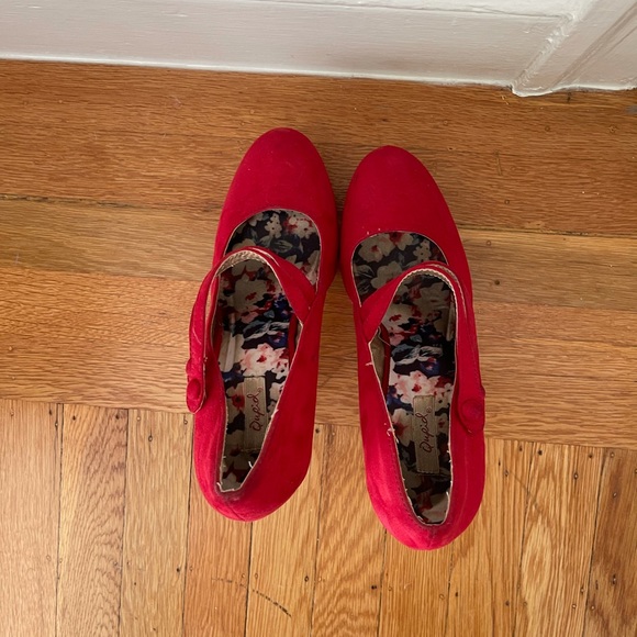 Red Pumps - Picture 2 of 4